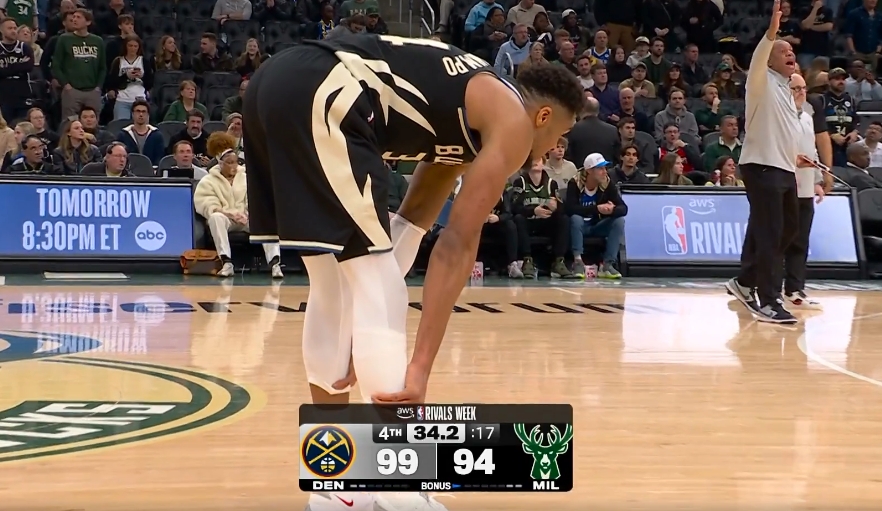 开云-沮丧！字母哥小腿不舒服啊 走去球员通道又回了替补席！